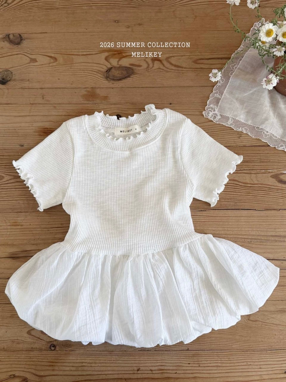 Bouncy ribbon T shirt