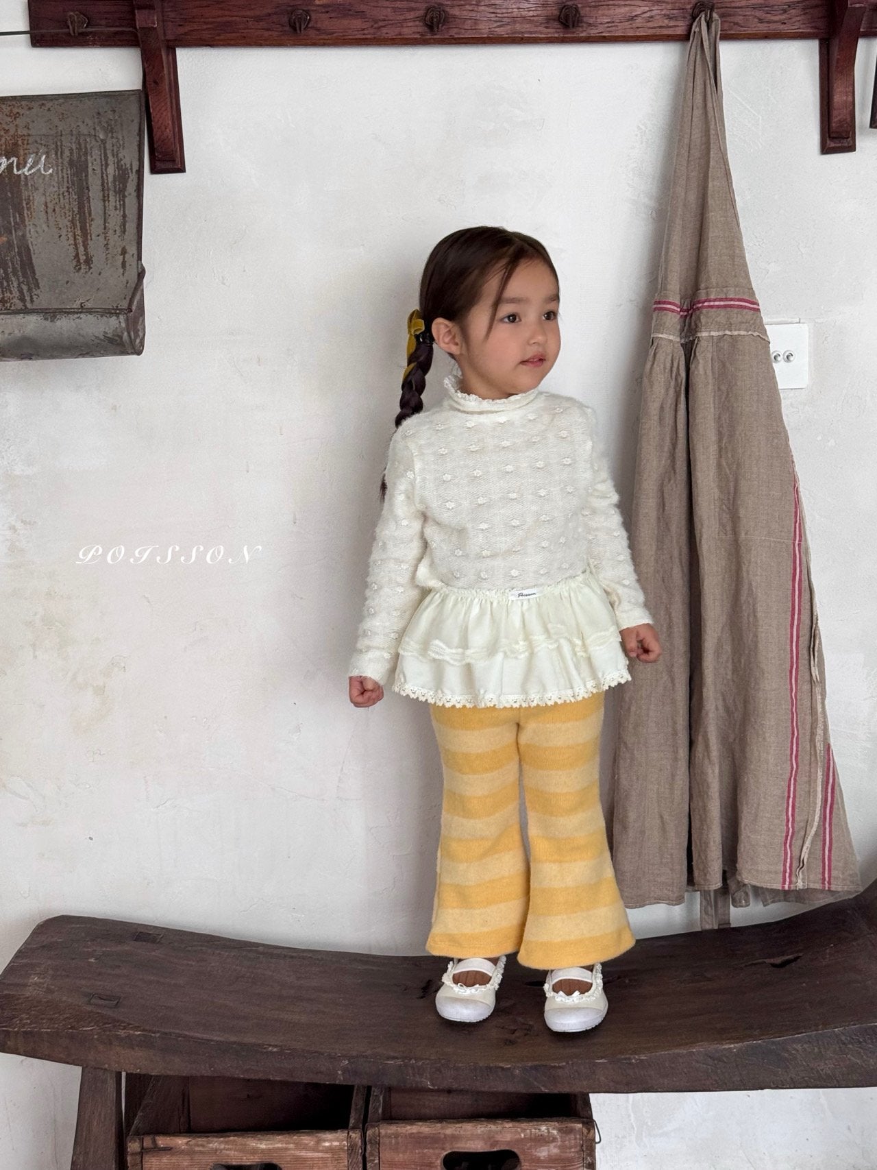 Winter lace half neck T