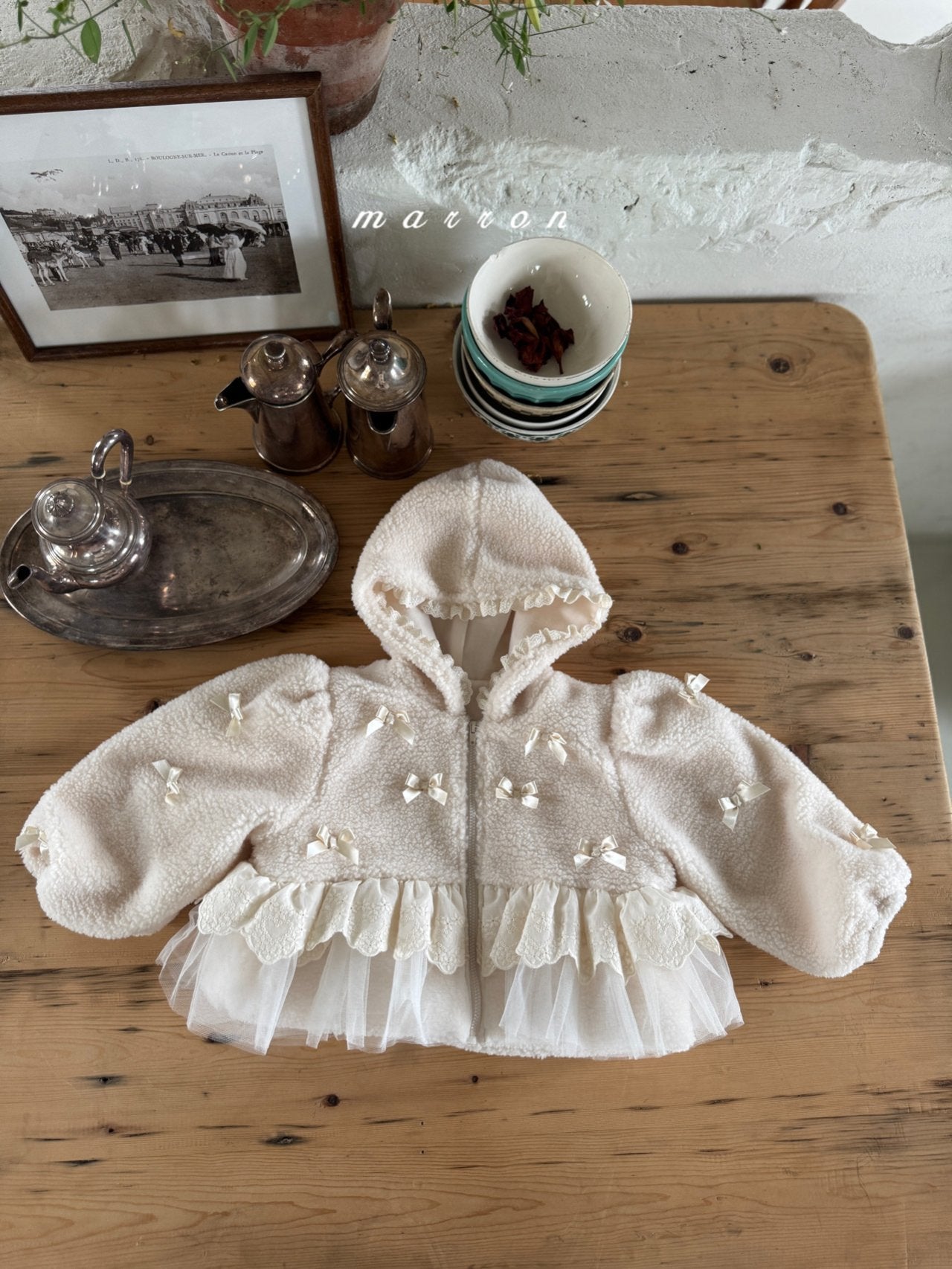 Ribbon hooded zip up