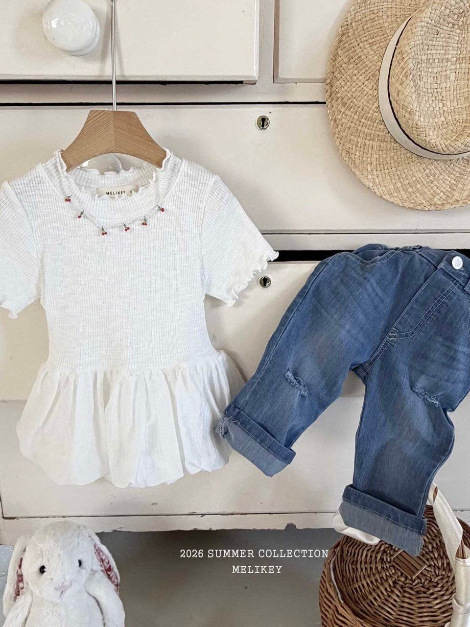 Bouncy ribbon T shirt