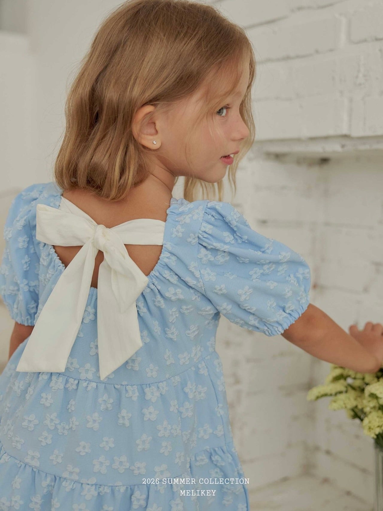 Shine back ribbon one piece