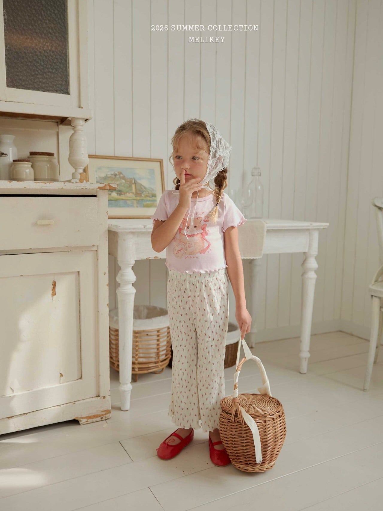 Floral pleated pants