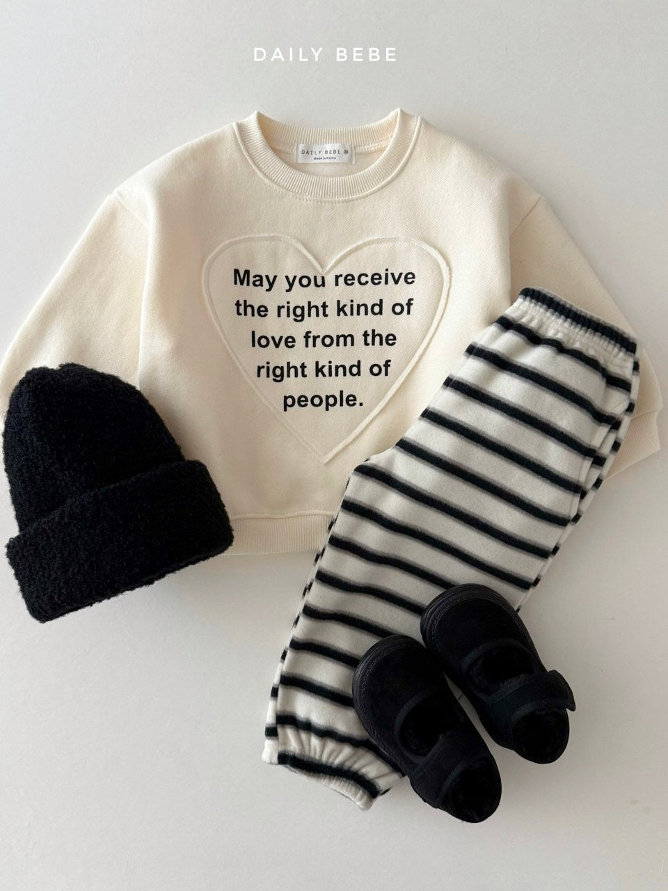 Heart patch sweatshirt