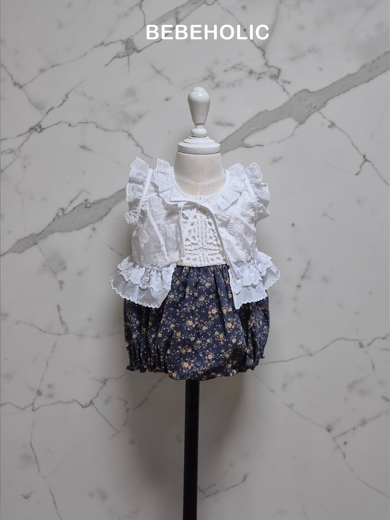Heart ribbon vest