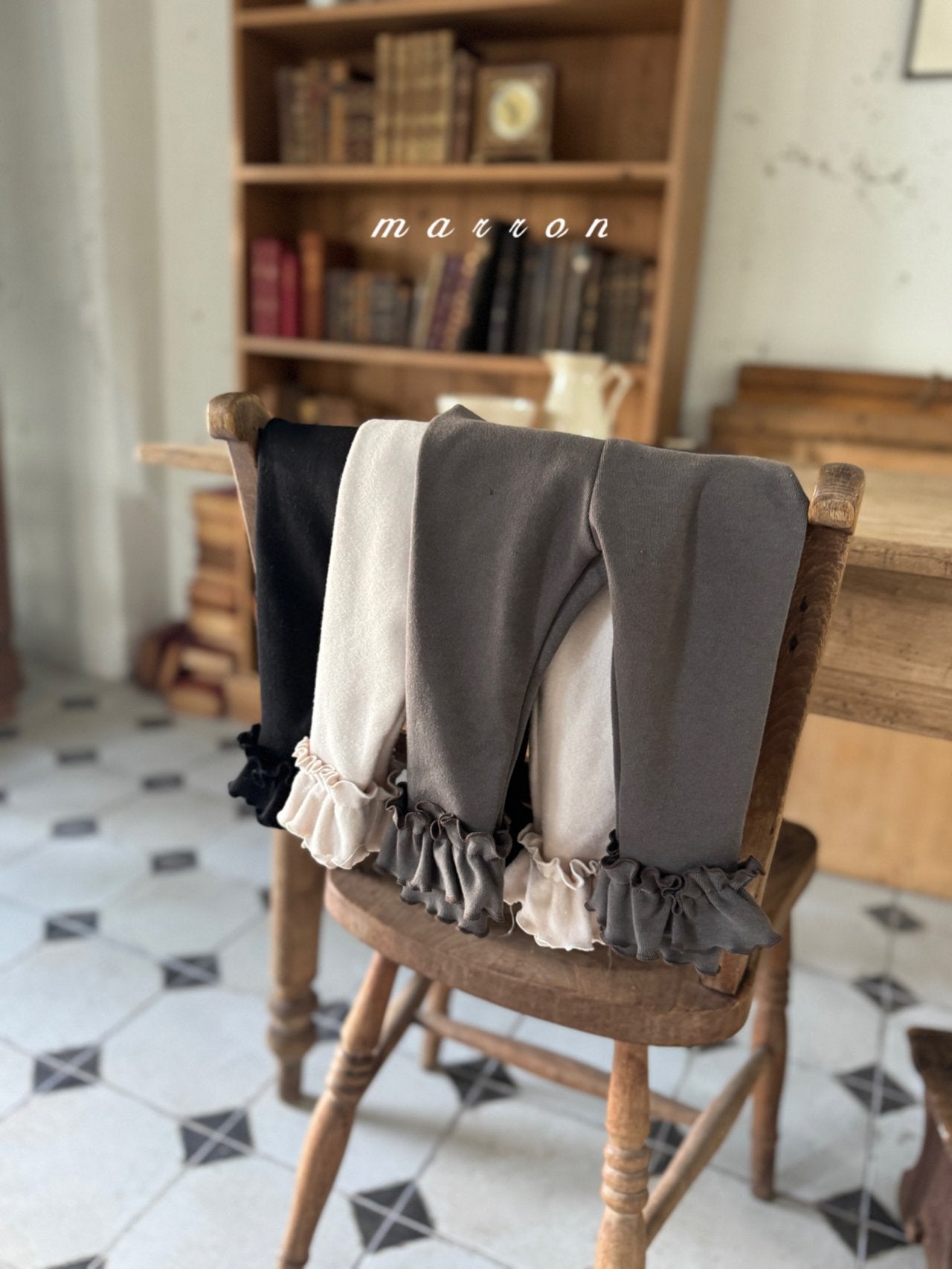 Fleece frill leggings