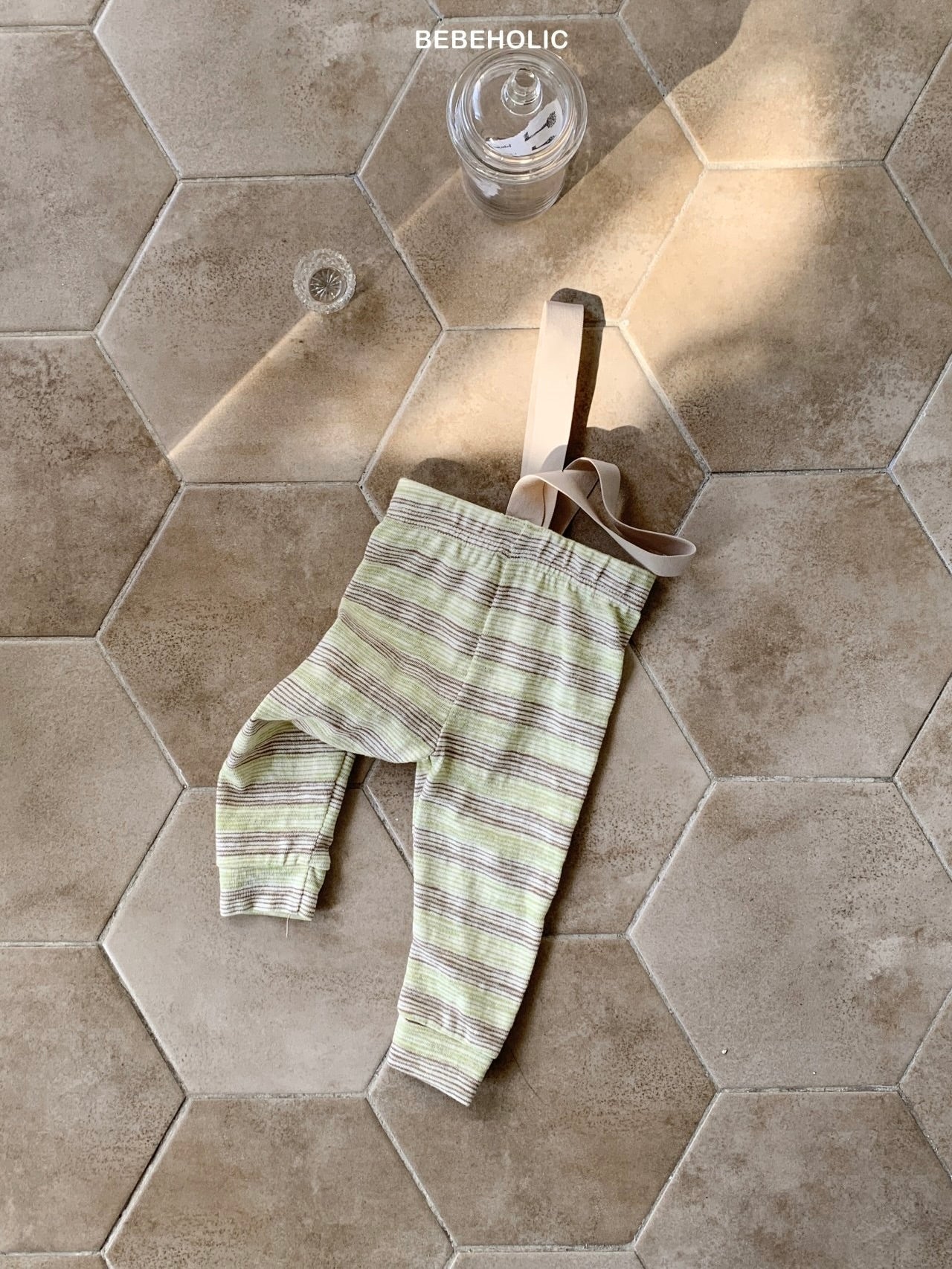 Sketch suspender leggings