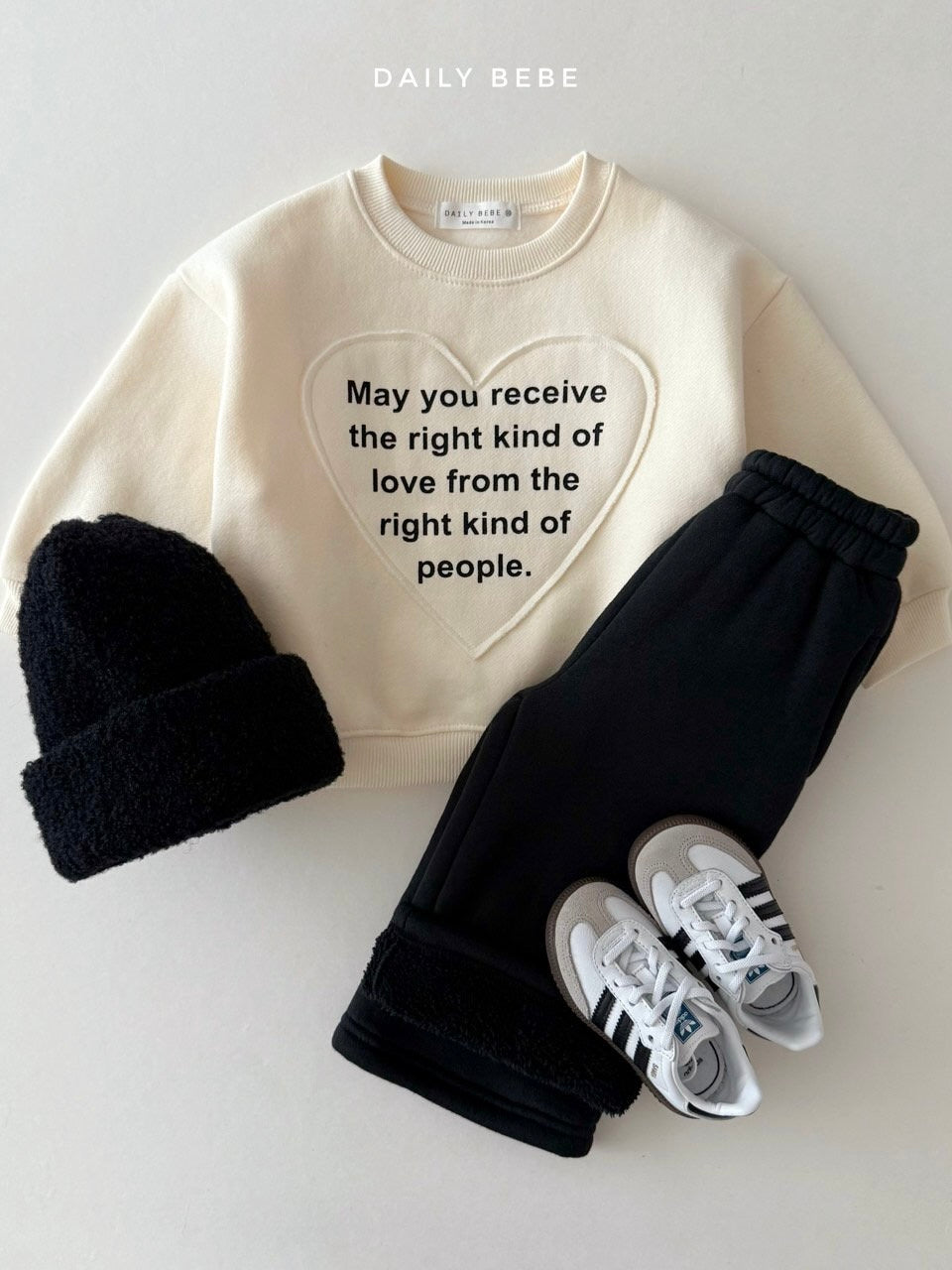 Heart patch sweatshirt