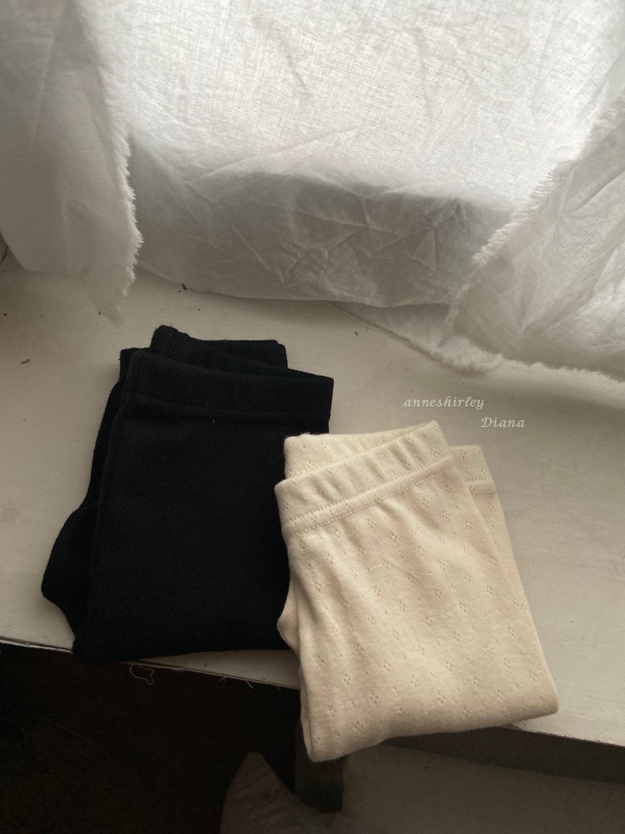 Eyelet footed leggings