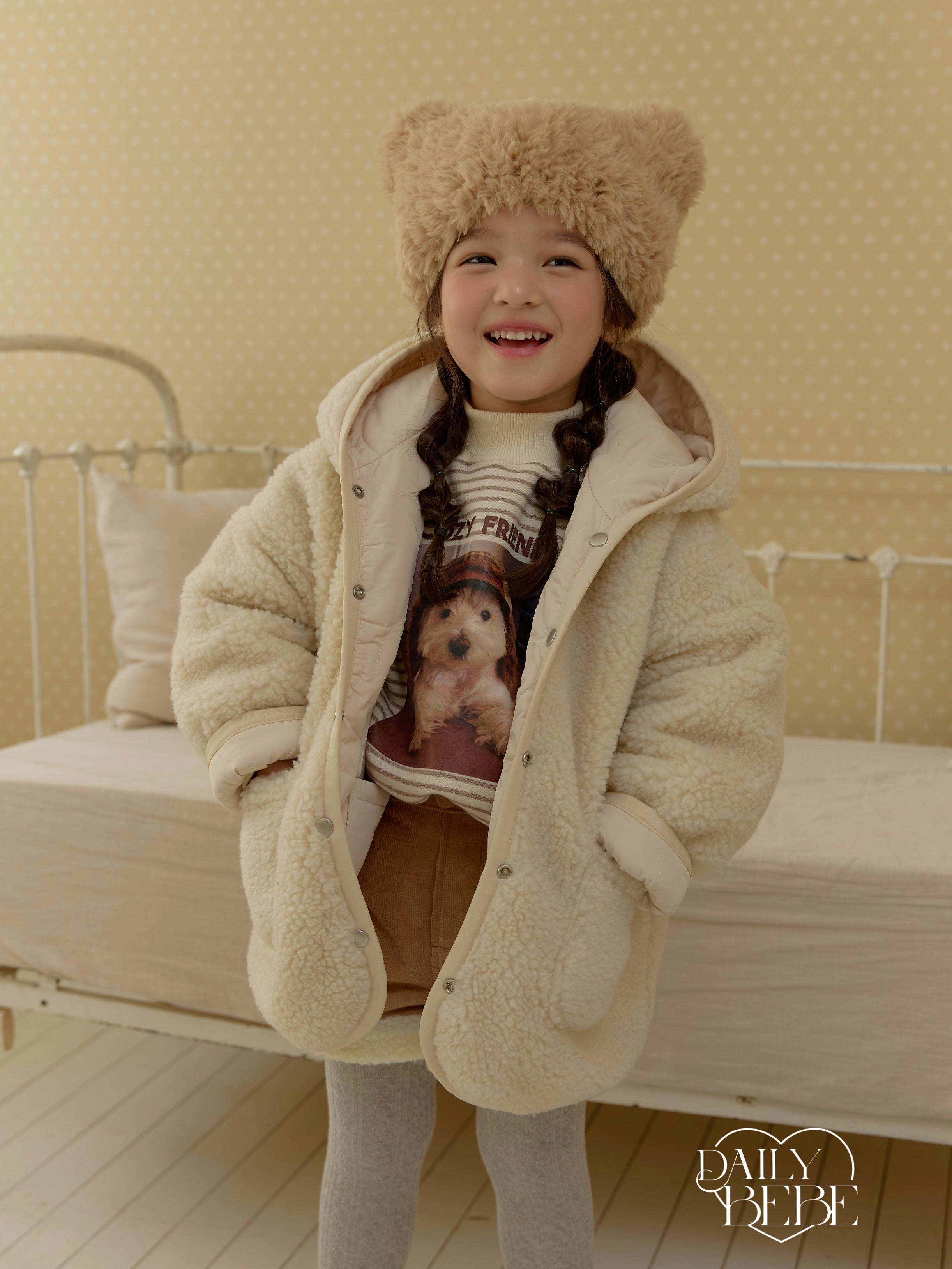 Reversible hooded jumper