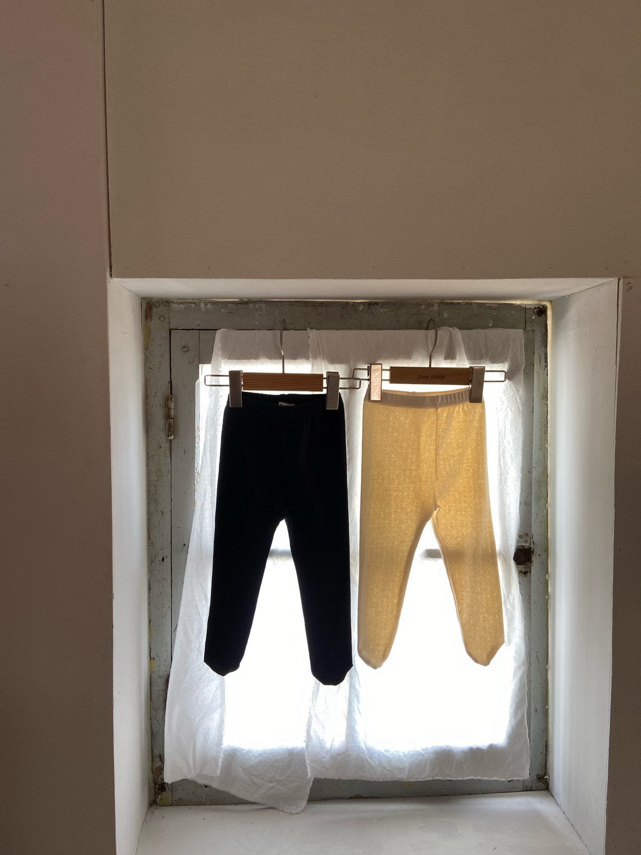 Eyelet footed leggings