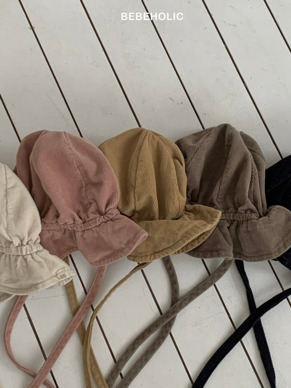 Mini corduroy bucket hat