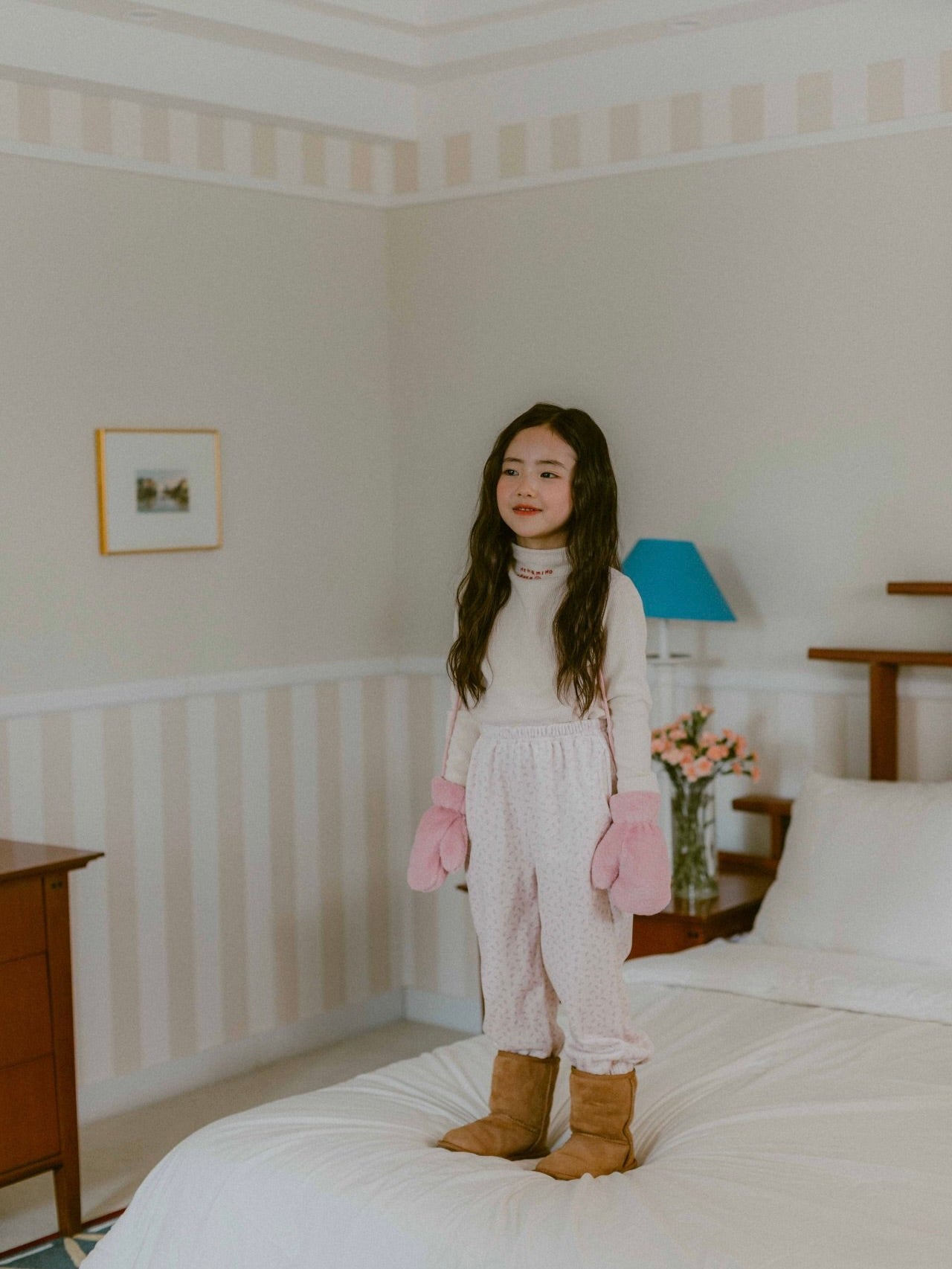 Flower boa jogger pants