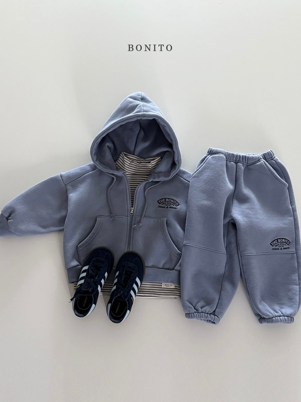 Front slit zip-up hoodie