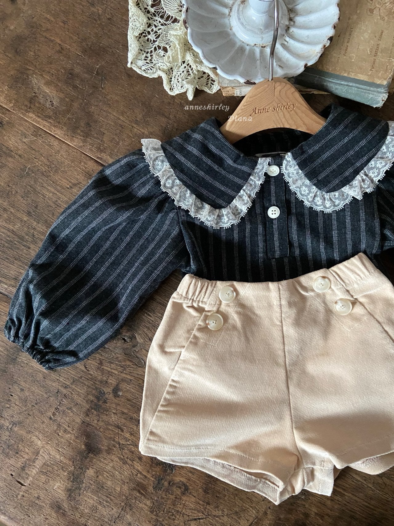 Girl's blouse (stripe)