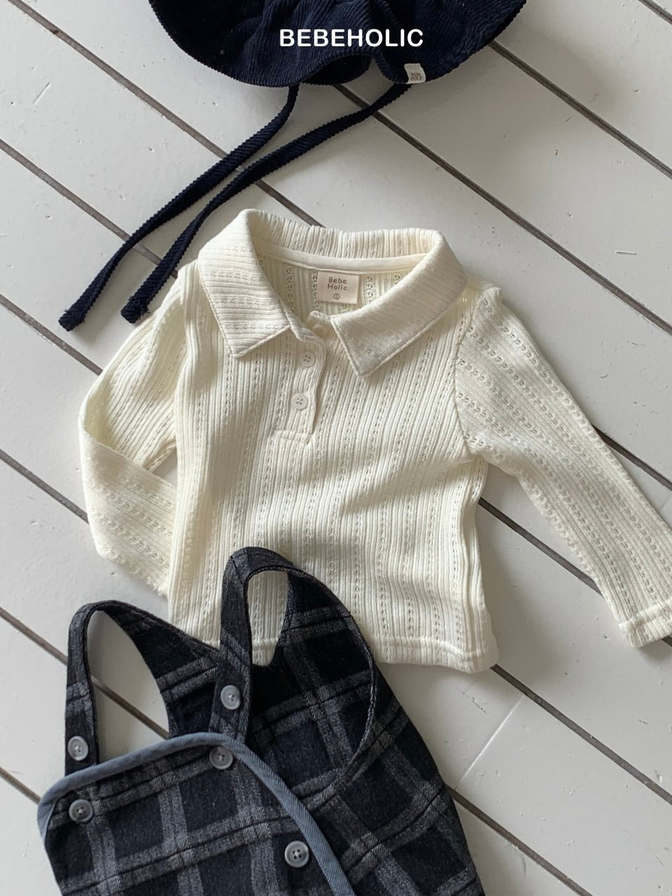 Eyelet soft collar T