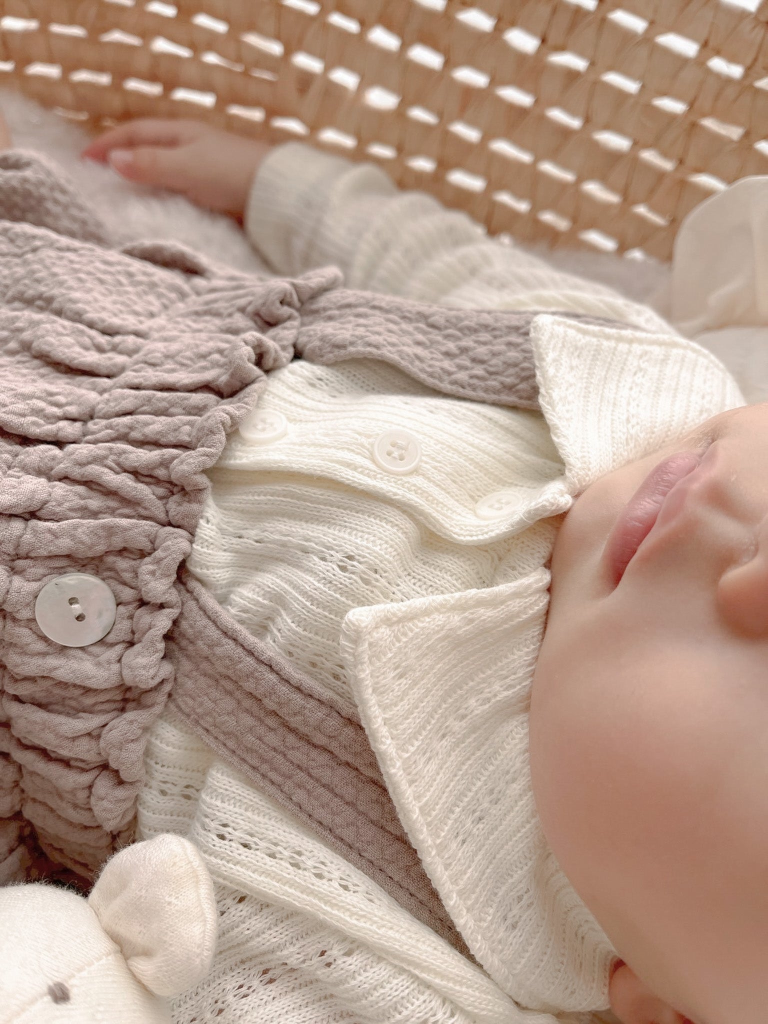 Eyelet soft collar T