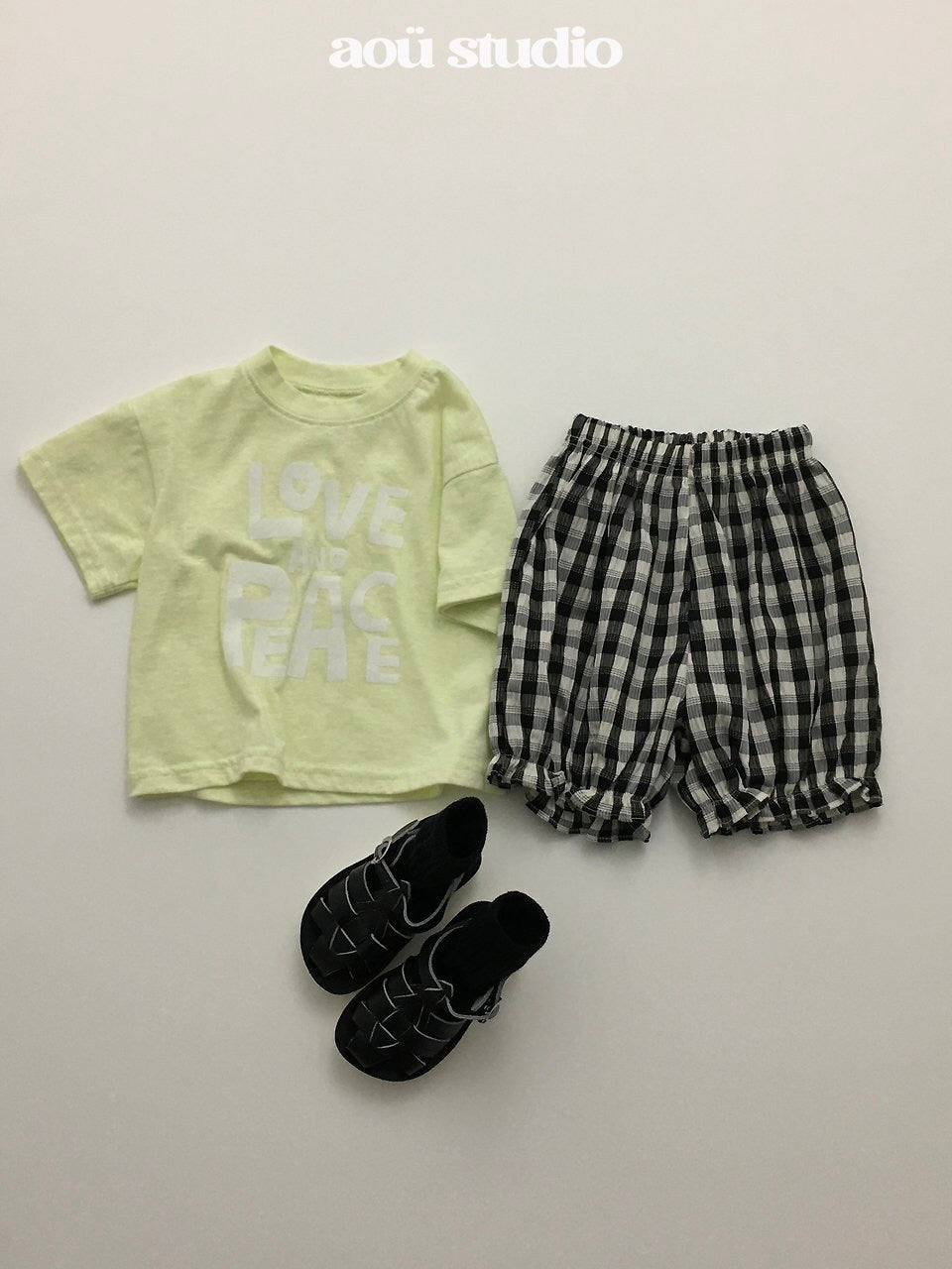 Love & peace T
