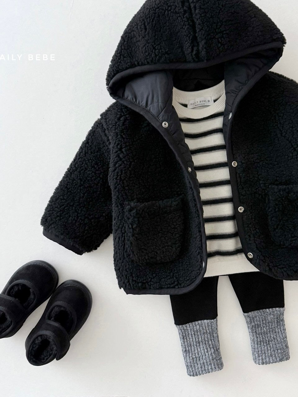 Reversible hooded jumper