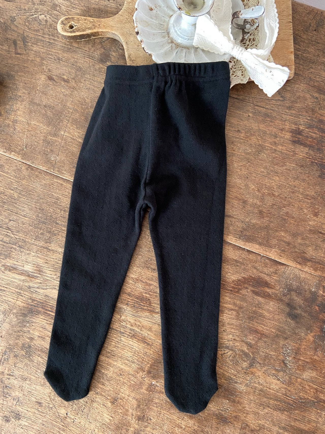 Eyelet footed leggings