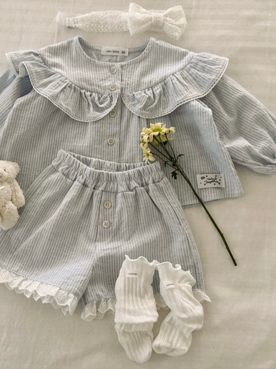 Classic lace half pants