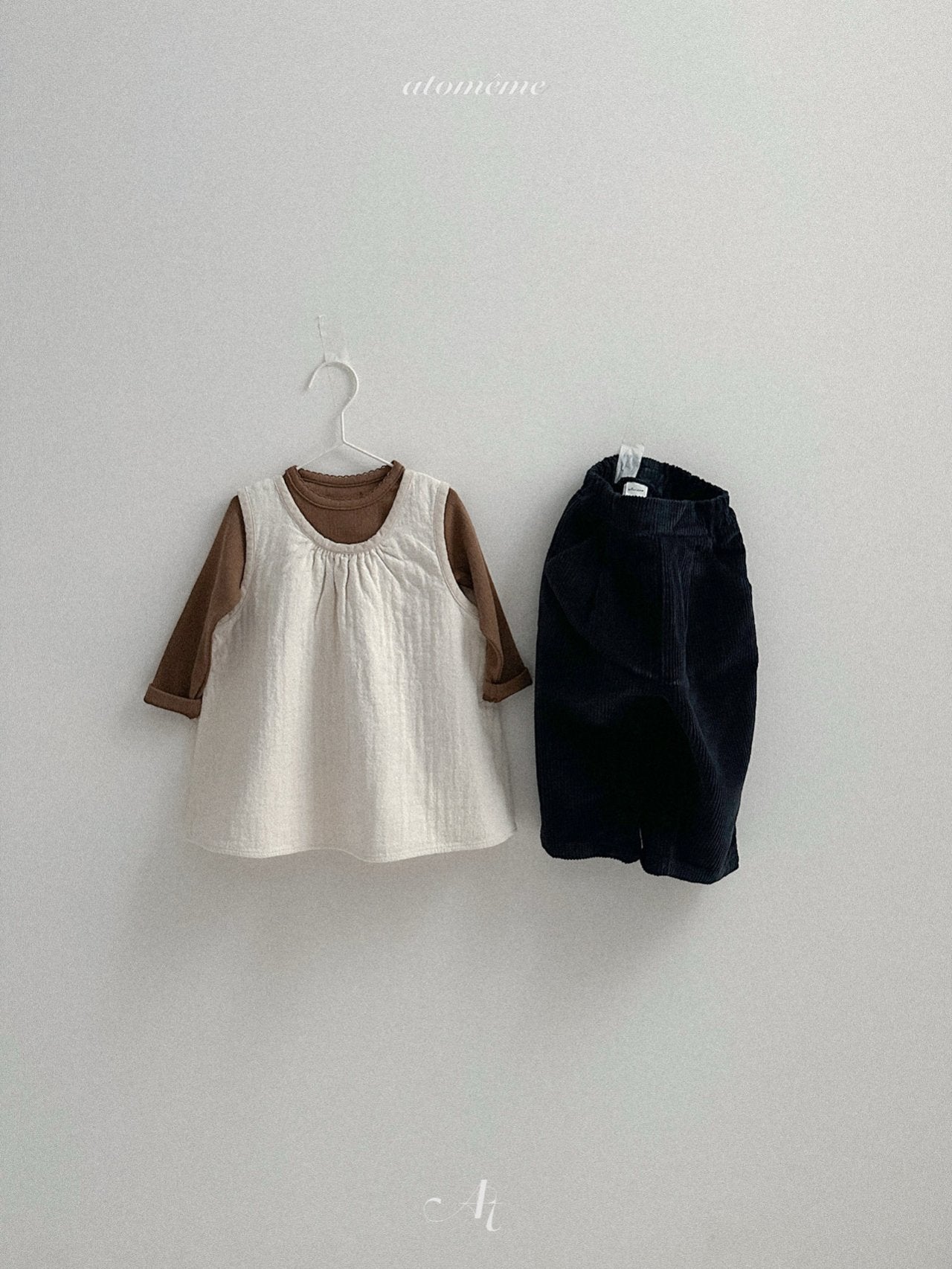 Eyelet picot lace T-shirt