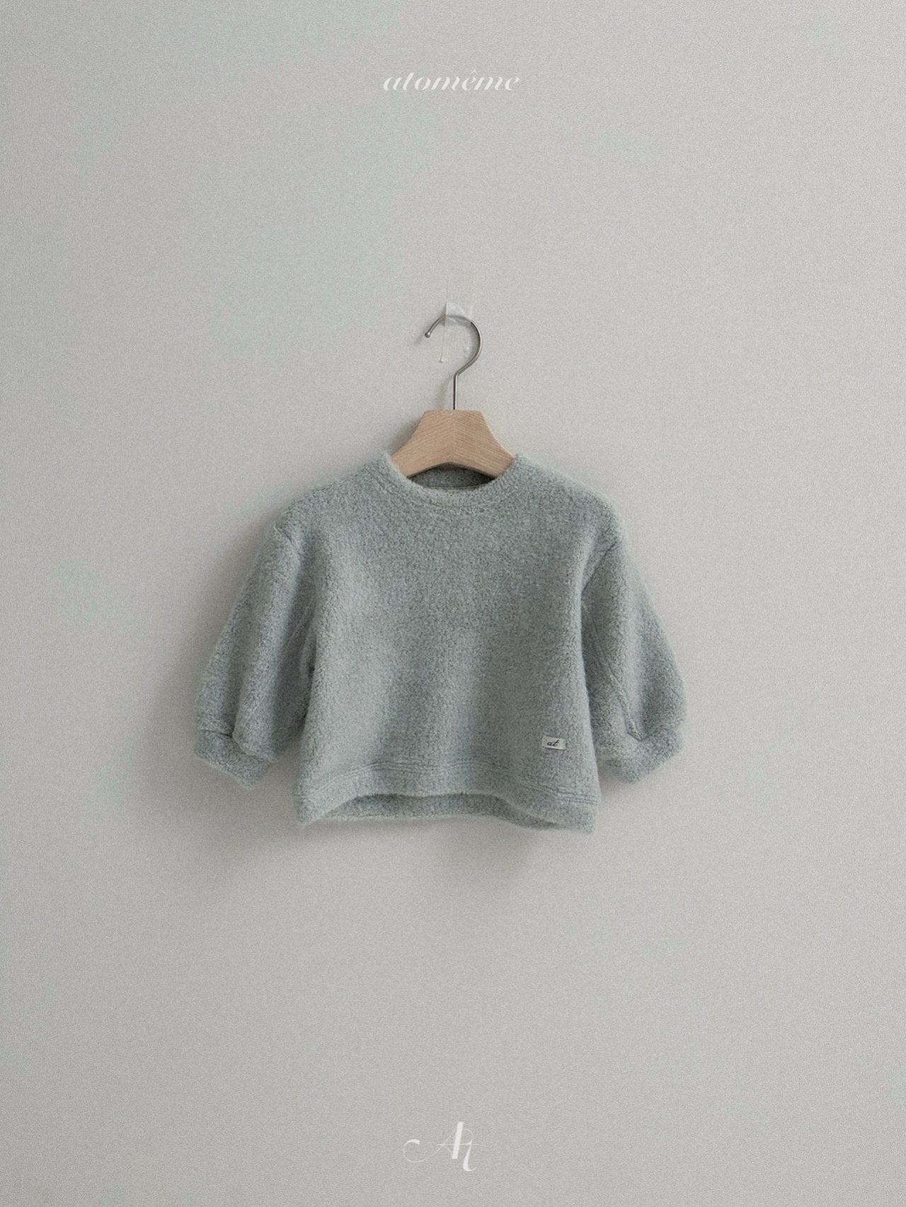 Knit sweatshirt