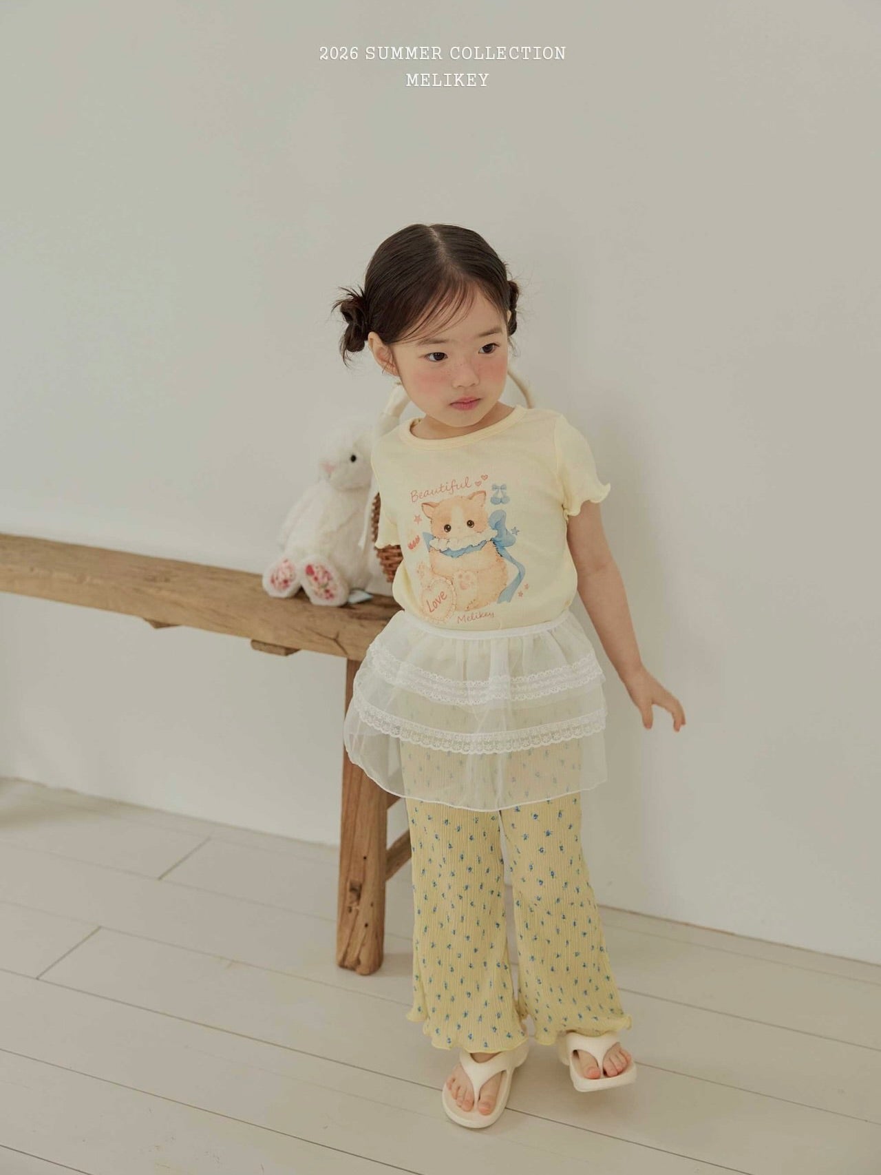 Floral pleated pants