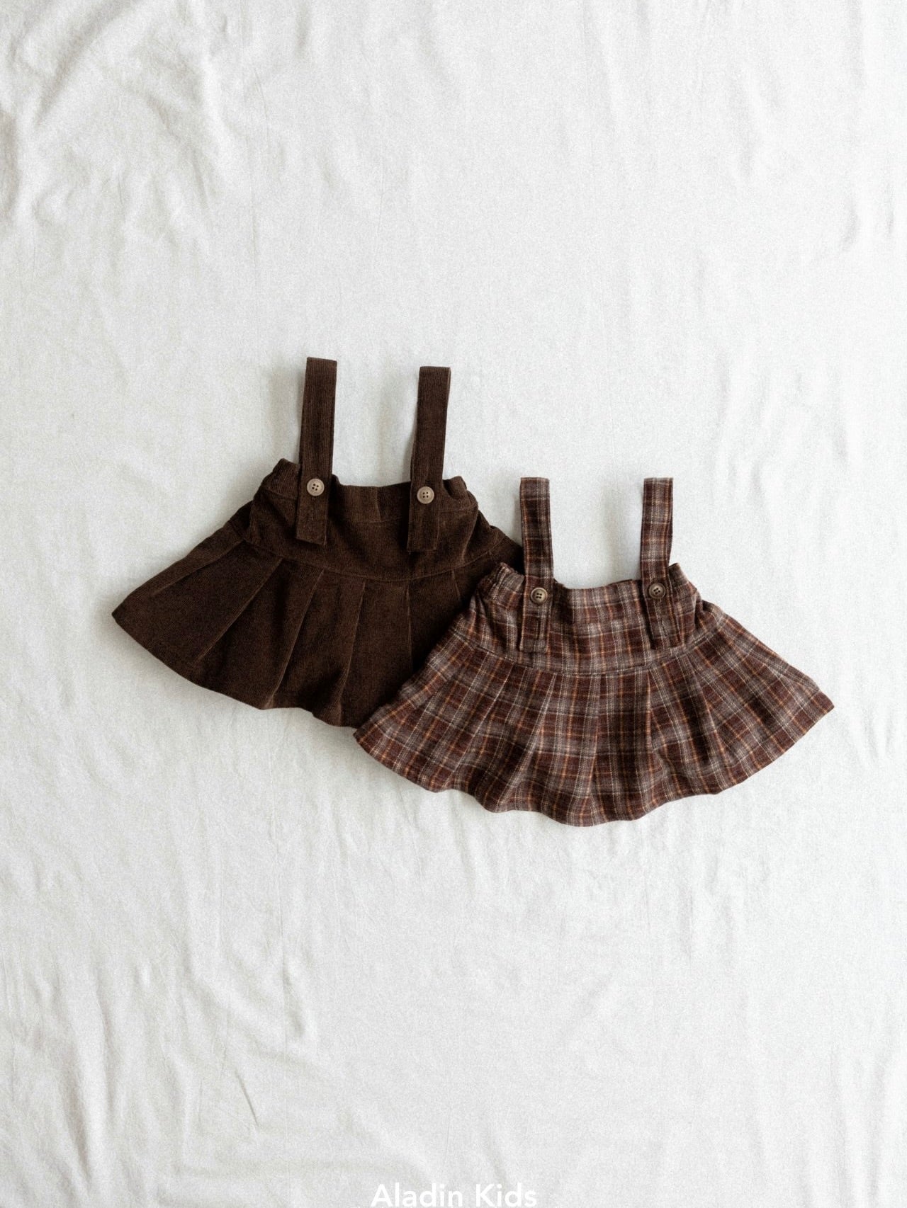 Pleated skirt