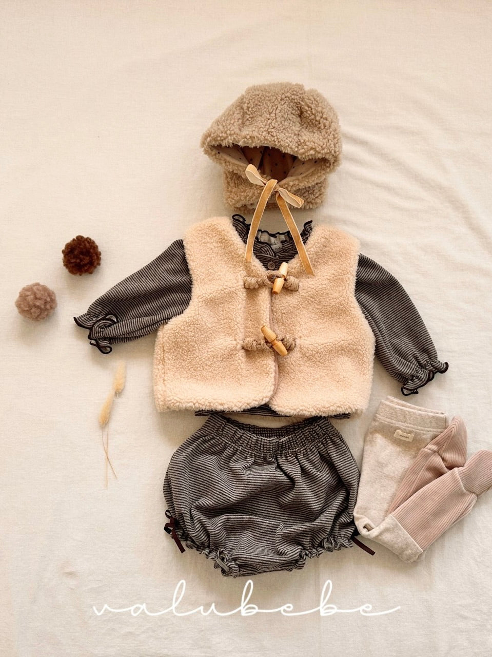 Teddy bear reversible bonnet (baby)