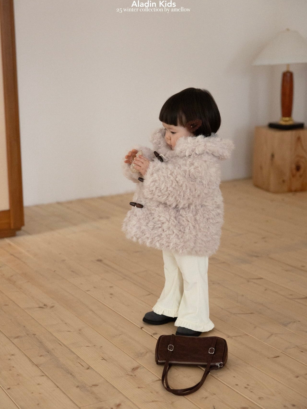 Mink frill bootcut pants