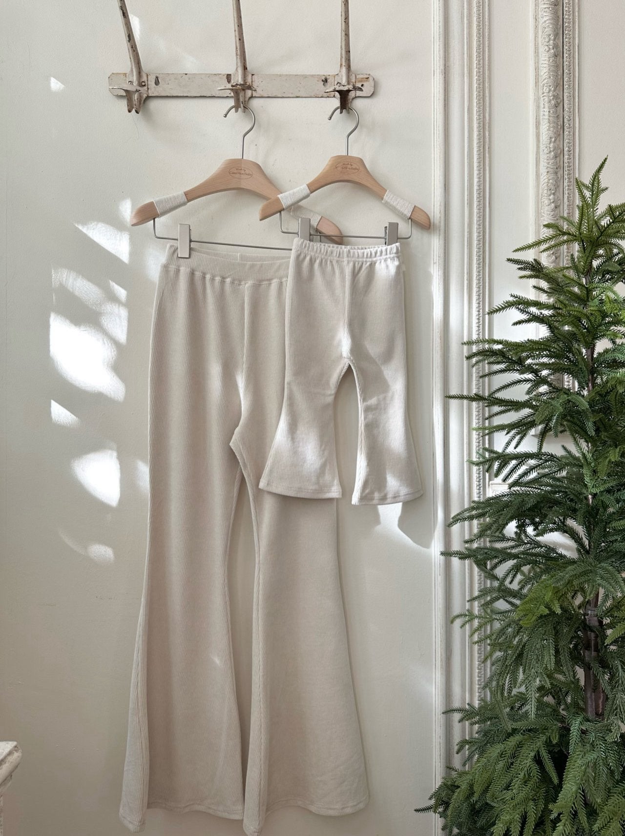 Corduroy bootcut pants (mom size)