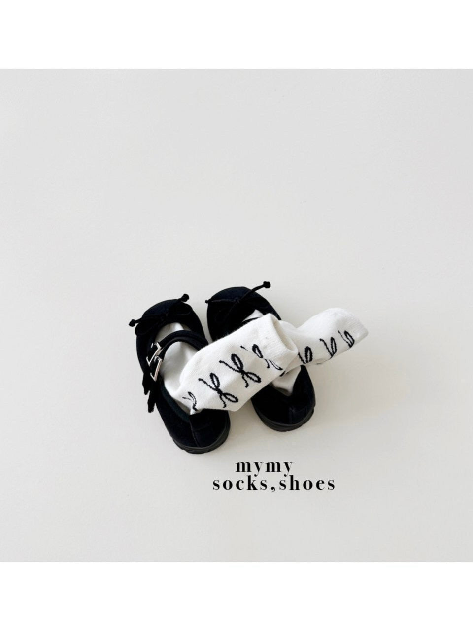 White soybean socks set