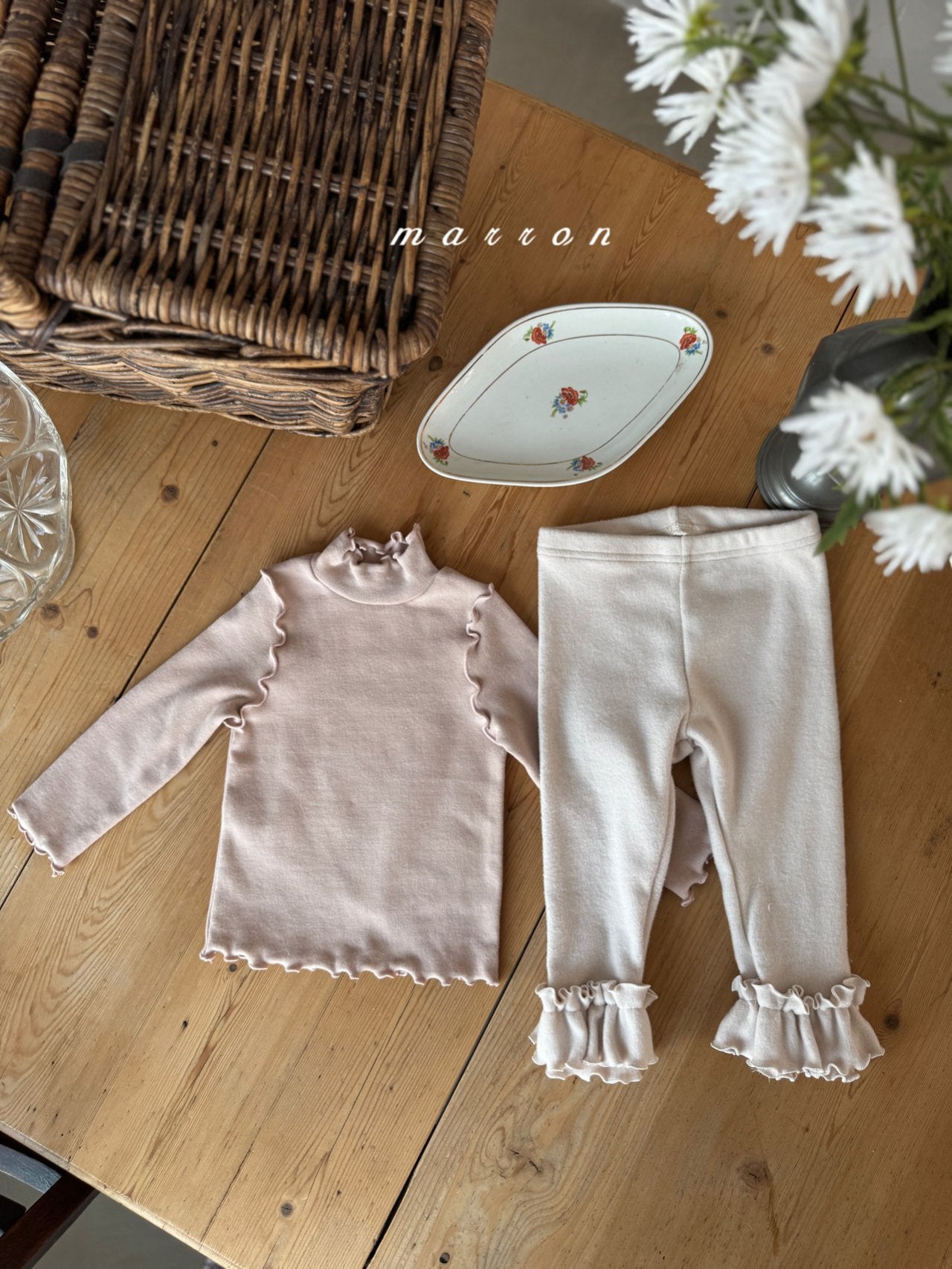 Fleece frill leggings