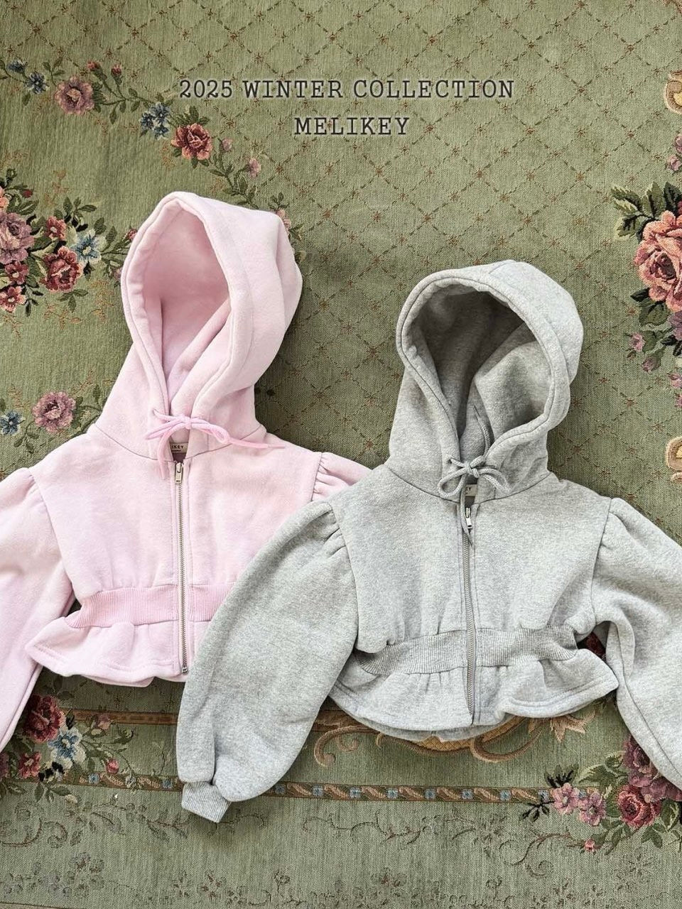 Short frill zip up hoodie