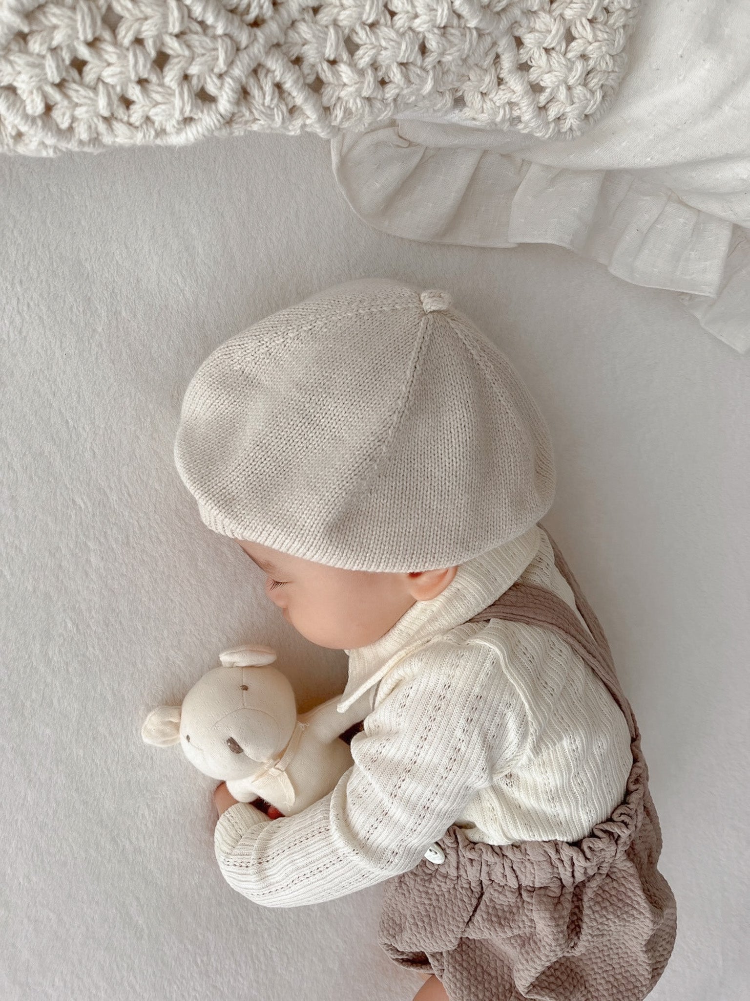 Eyelet soft collar T