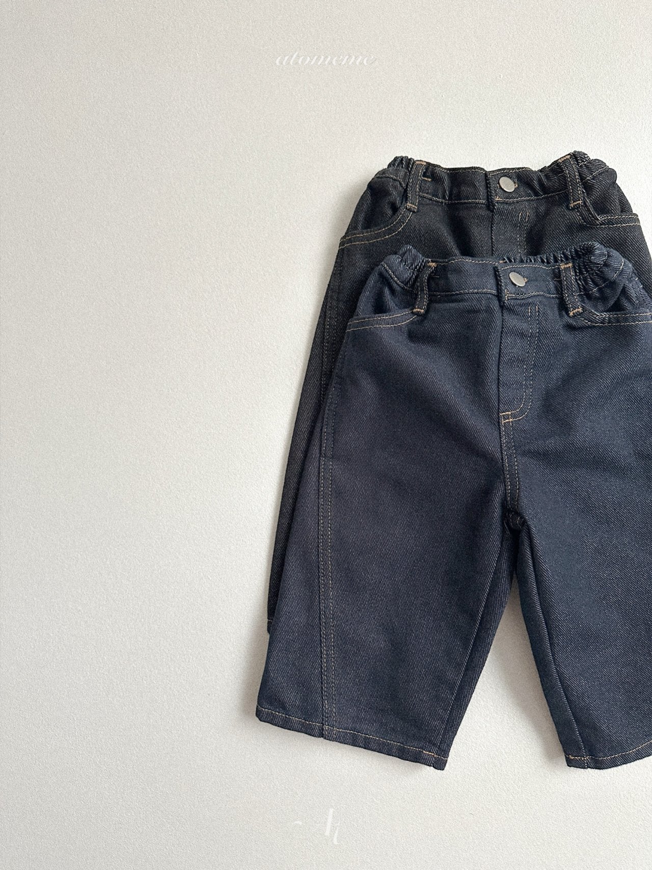 No fade curved denim pants