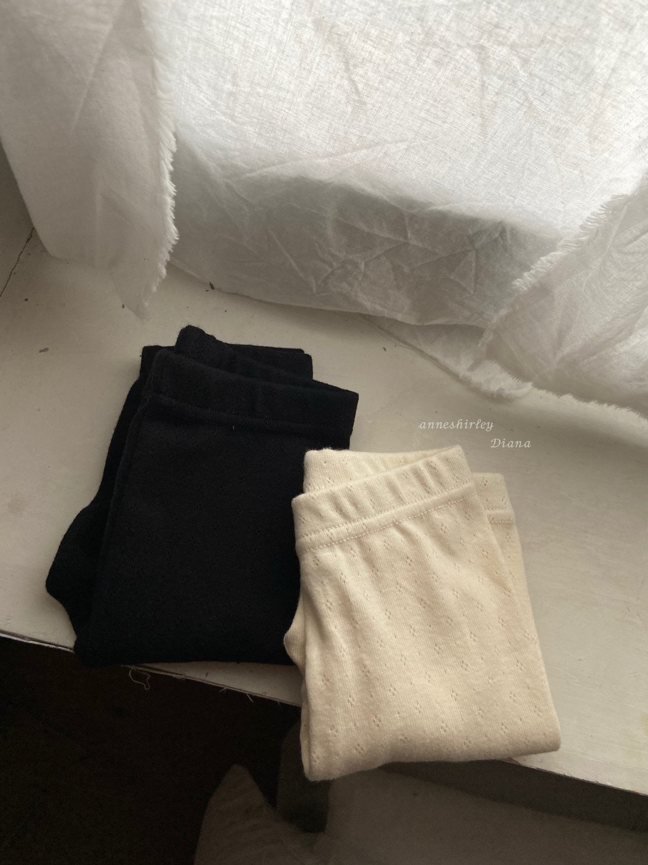 Eyelet footed leggings