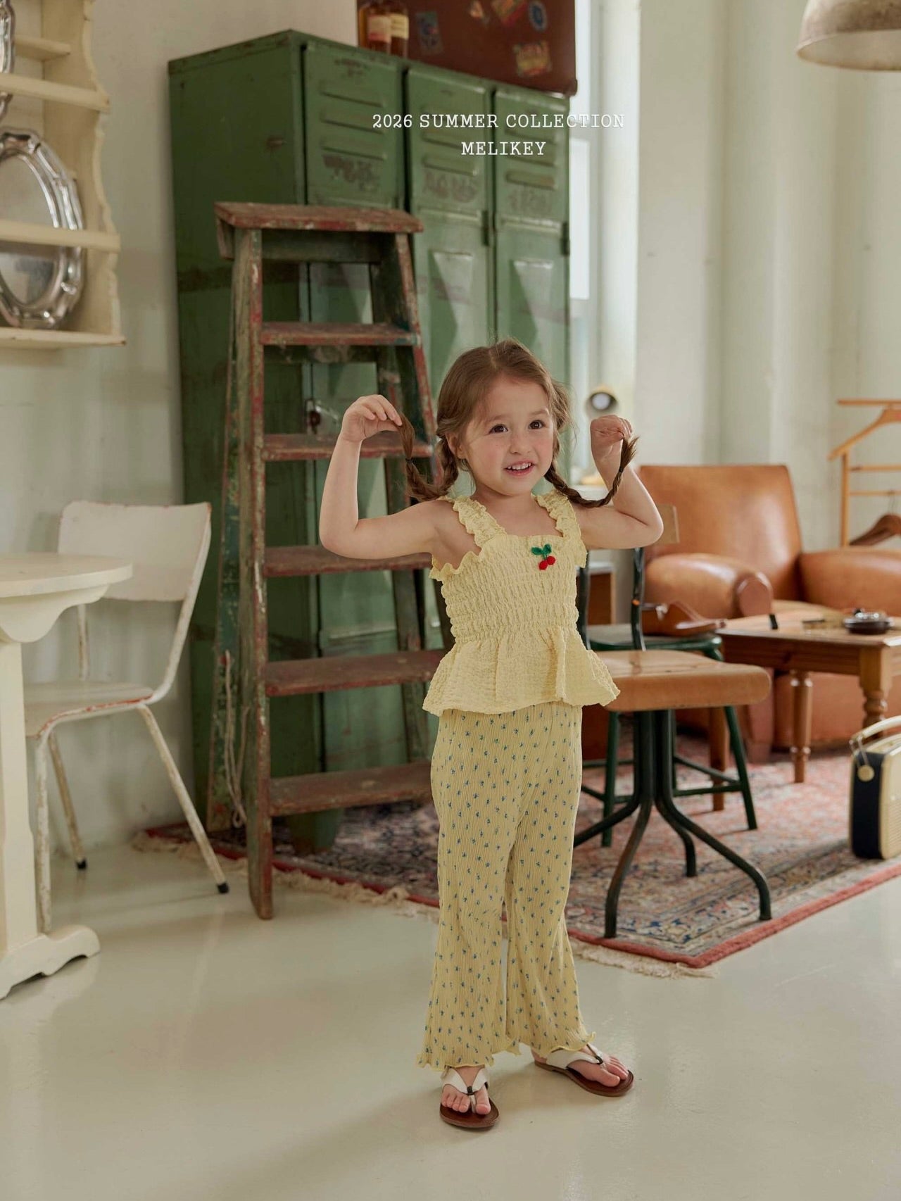 Cherry tucking blouse