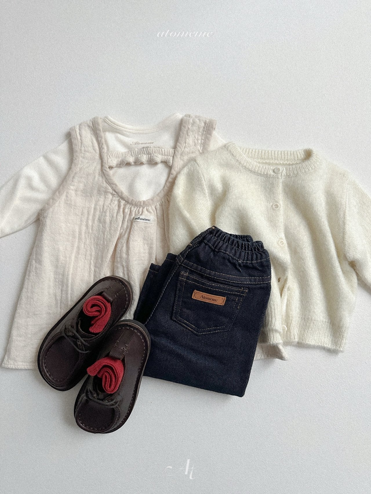 No fade curved denim pants