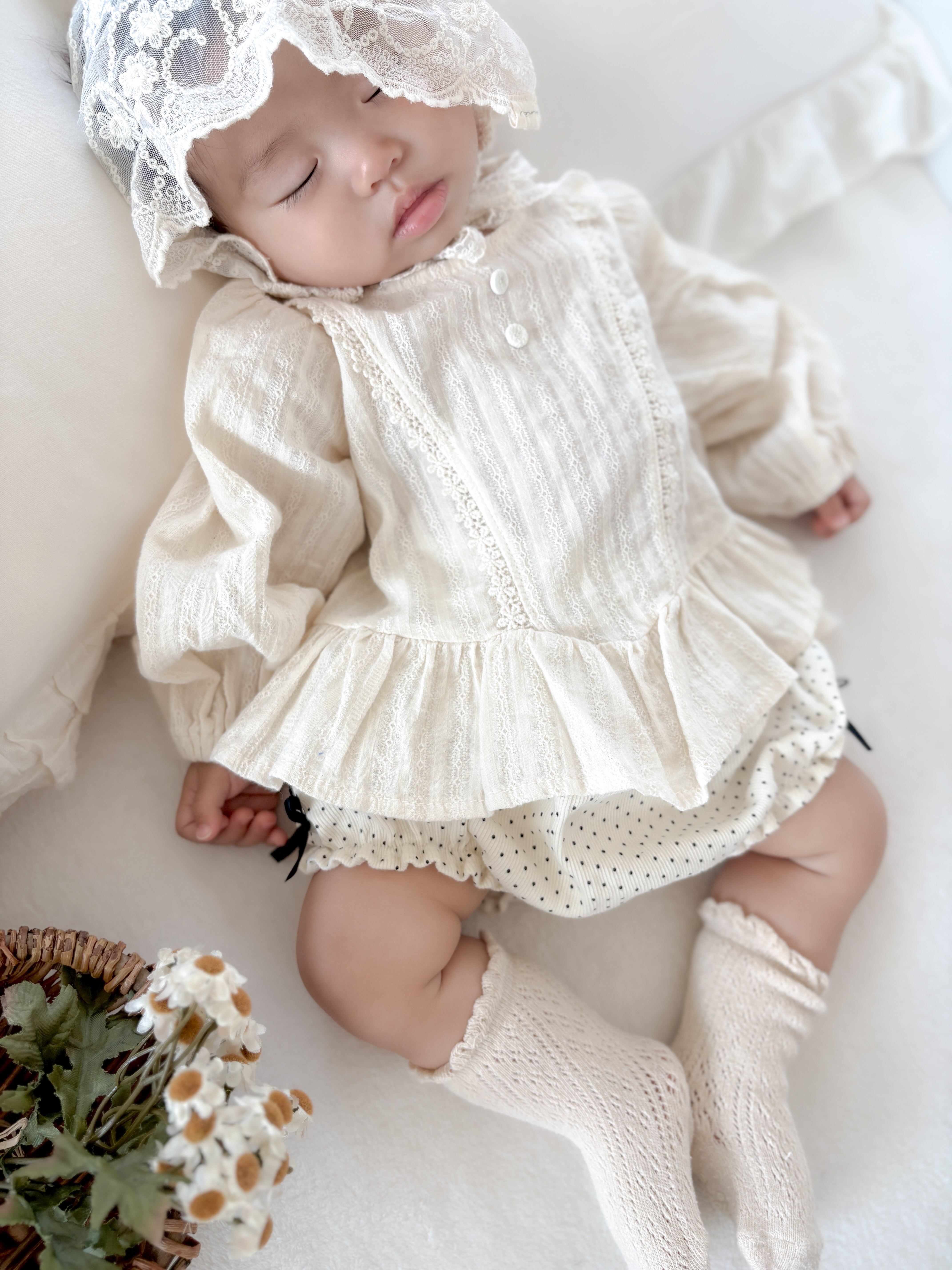 Lace frill peplum blouse