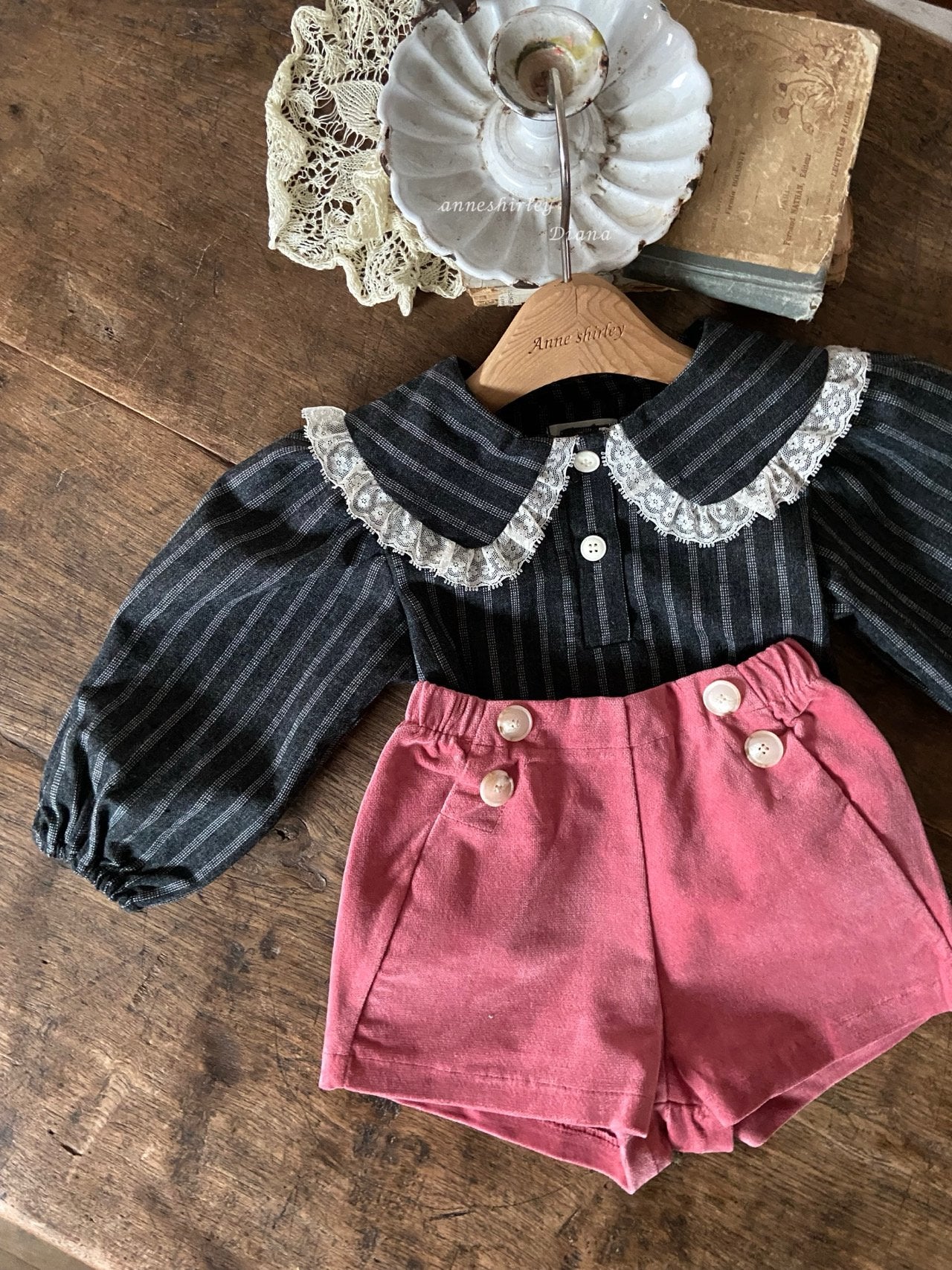 Girl's blouse (stripe)