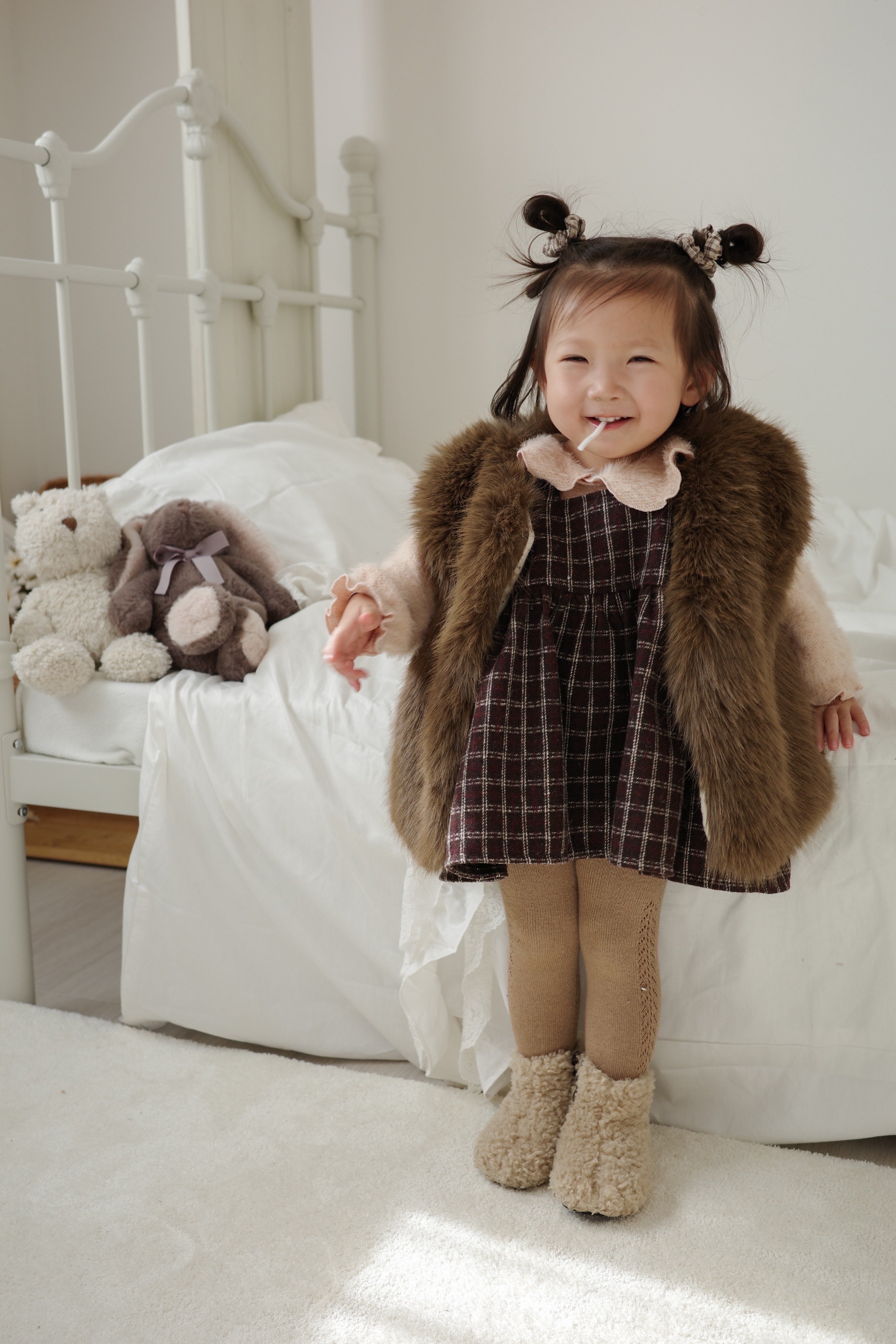 Bebe fur vest