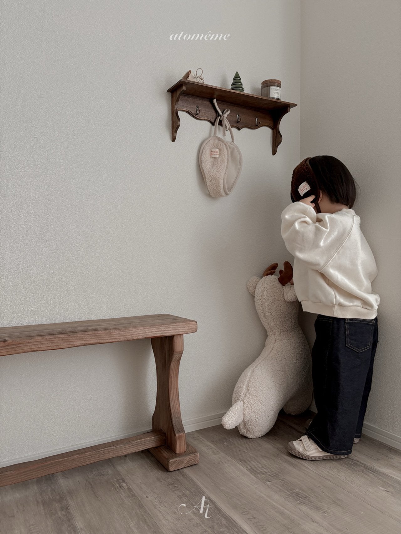 Ribbon bell sweatshirt