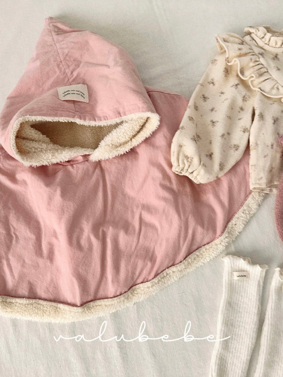 Cocoon fluffy hooded cape (baby)