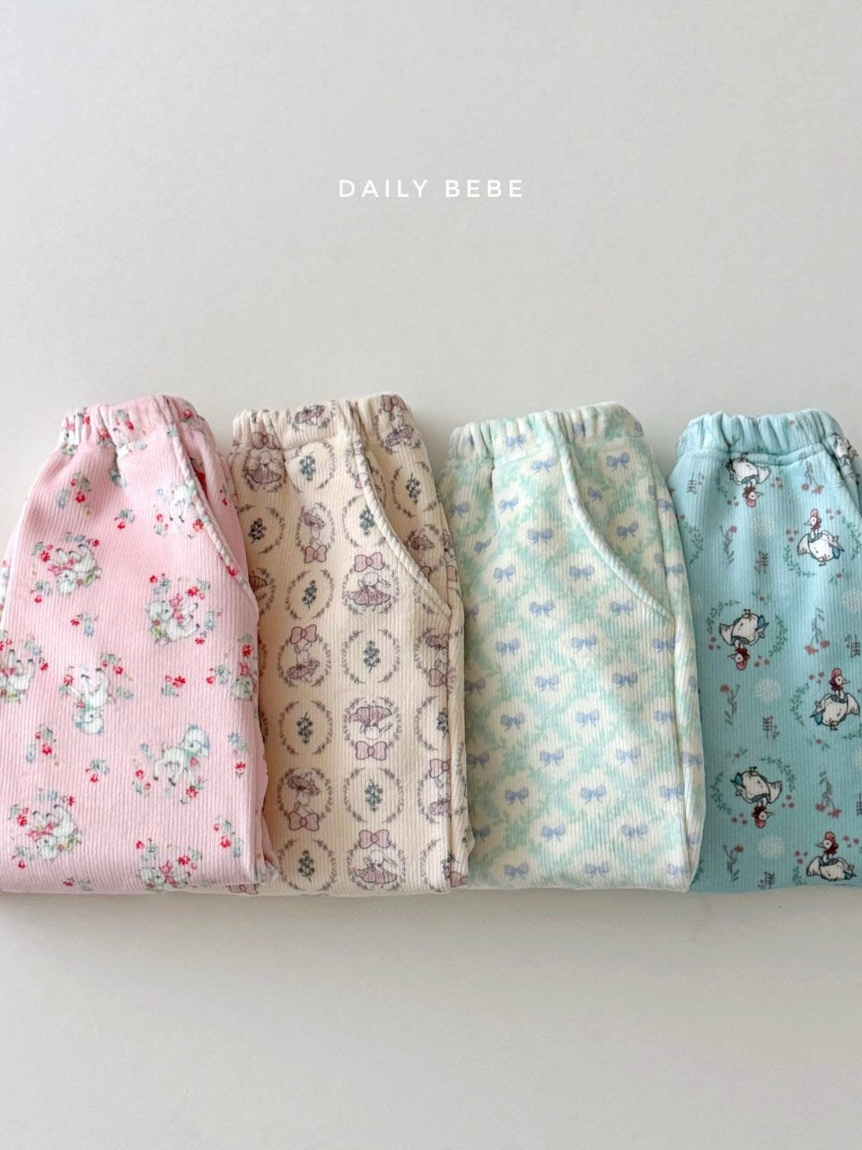 Pattern mink jogger pants