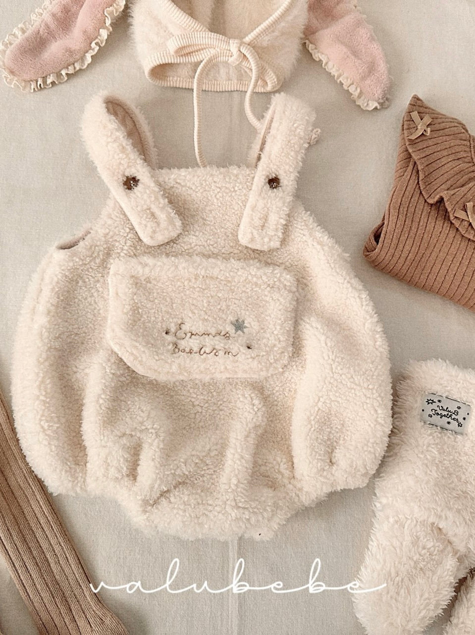 Fluffy suspender rompers (baby)
