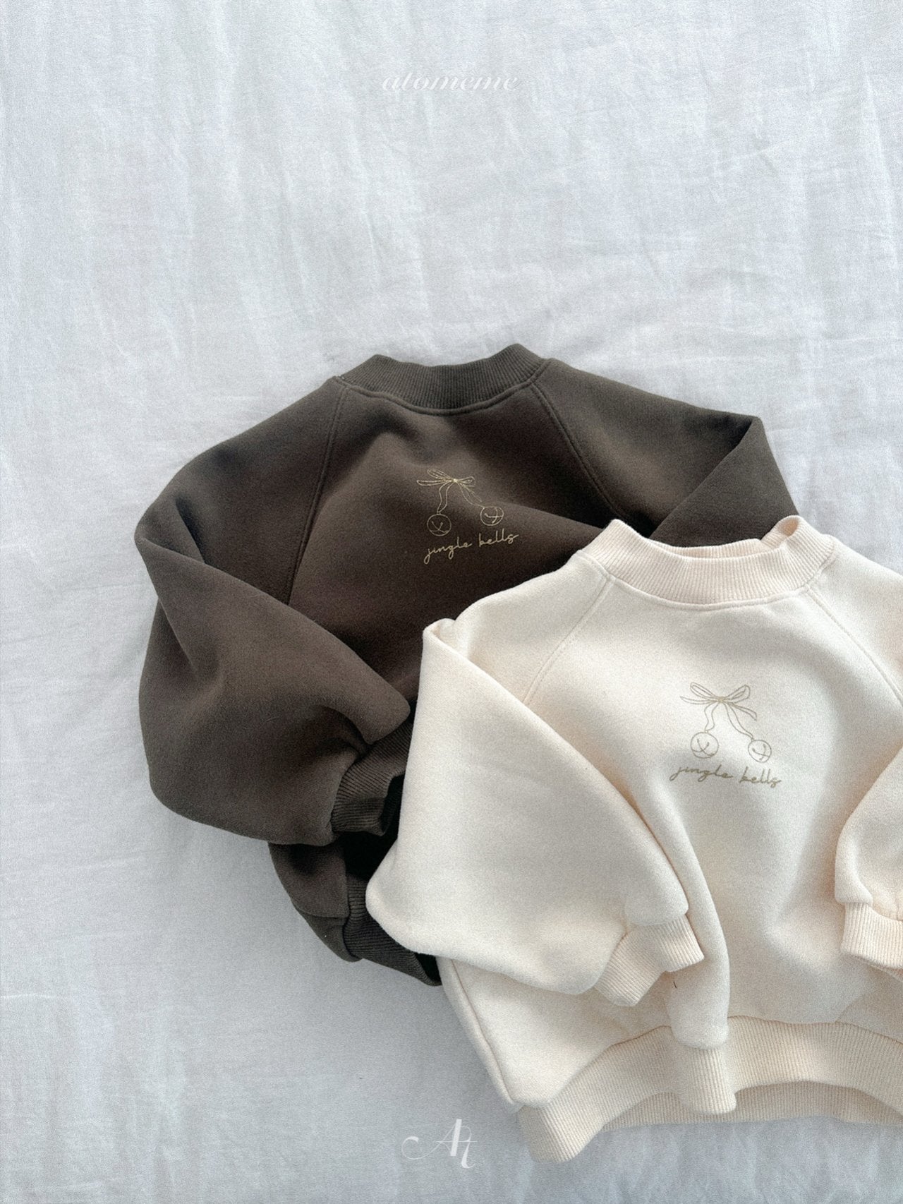 Ribbon bell sweatshirt