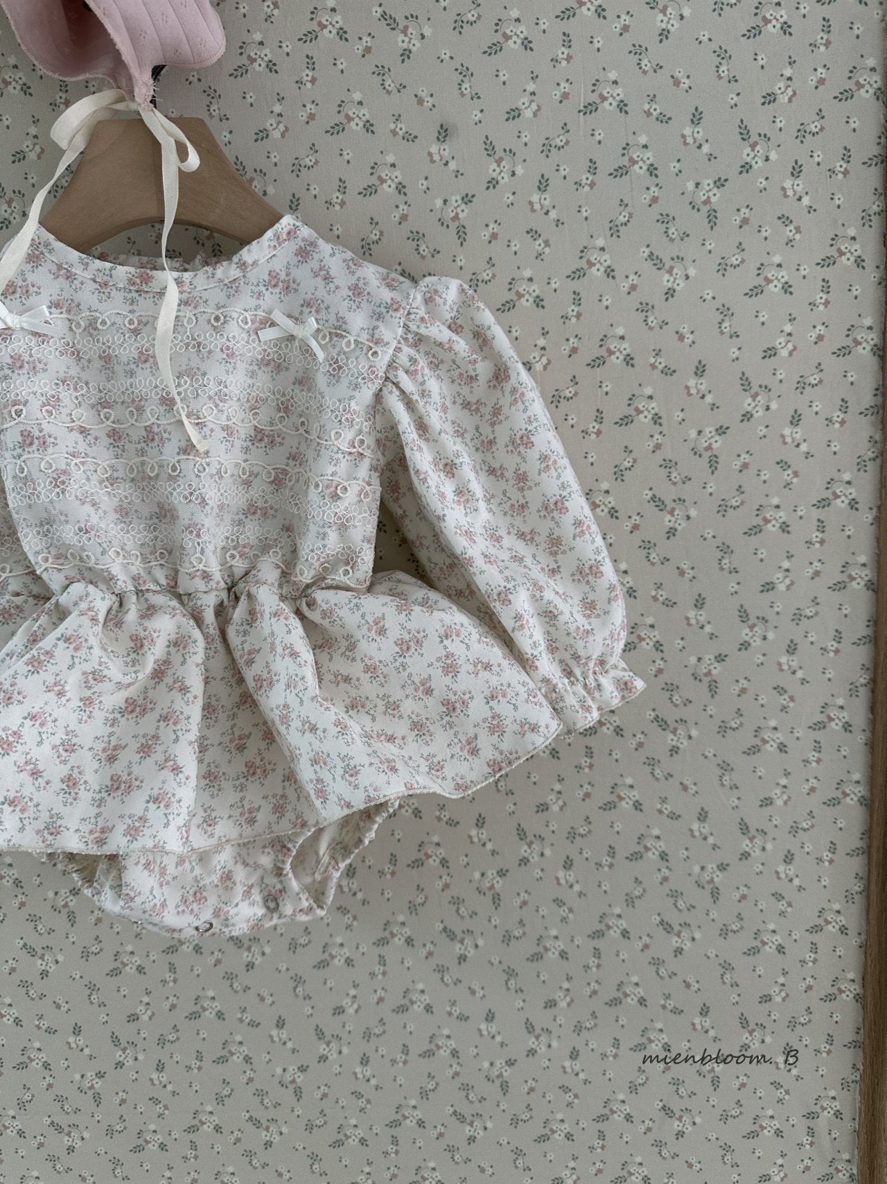 Elegant floral rompers