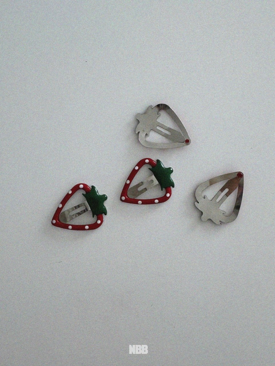 Strawberry hair pin set (4 pieces)