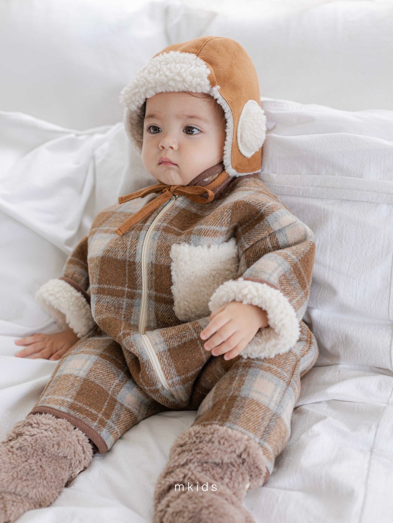 Soft fleece foot muff